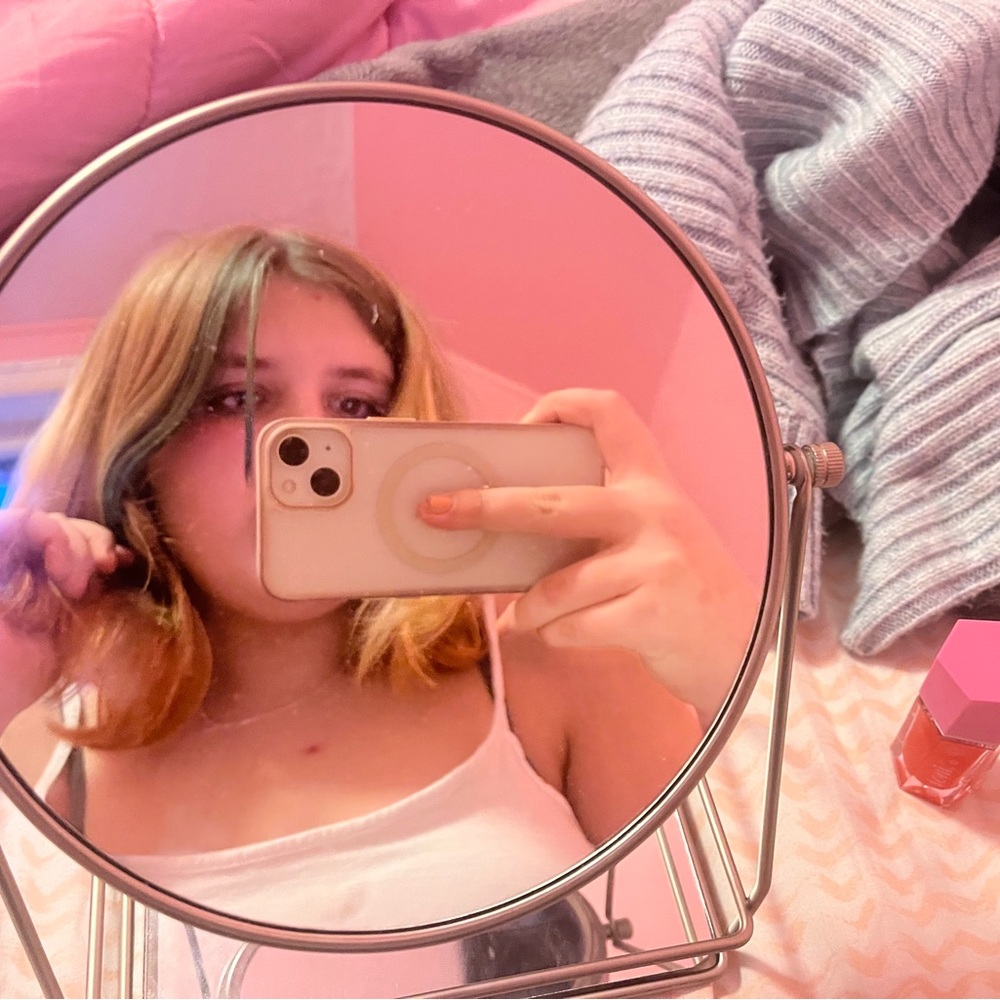 Meet your Posher, Makenzie